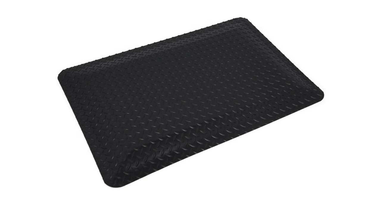 Wearwell 415 9/16" SpongeCote Diamond Plate Mat 4 Wearwell 415 9/16" SpongeCote Diamond Plate Mat - Image 2